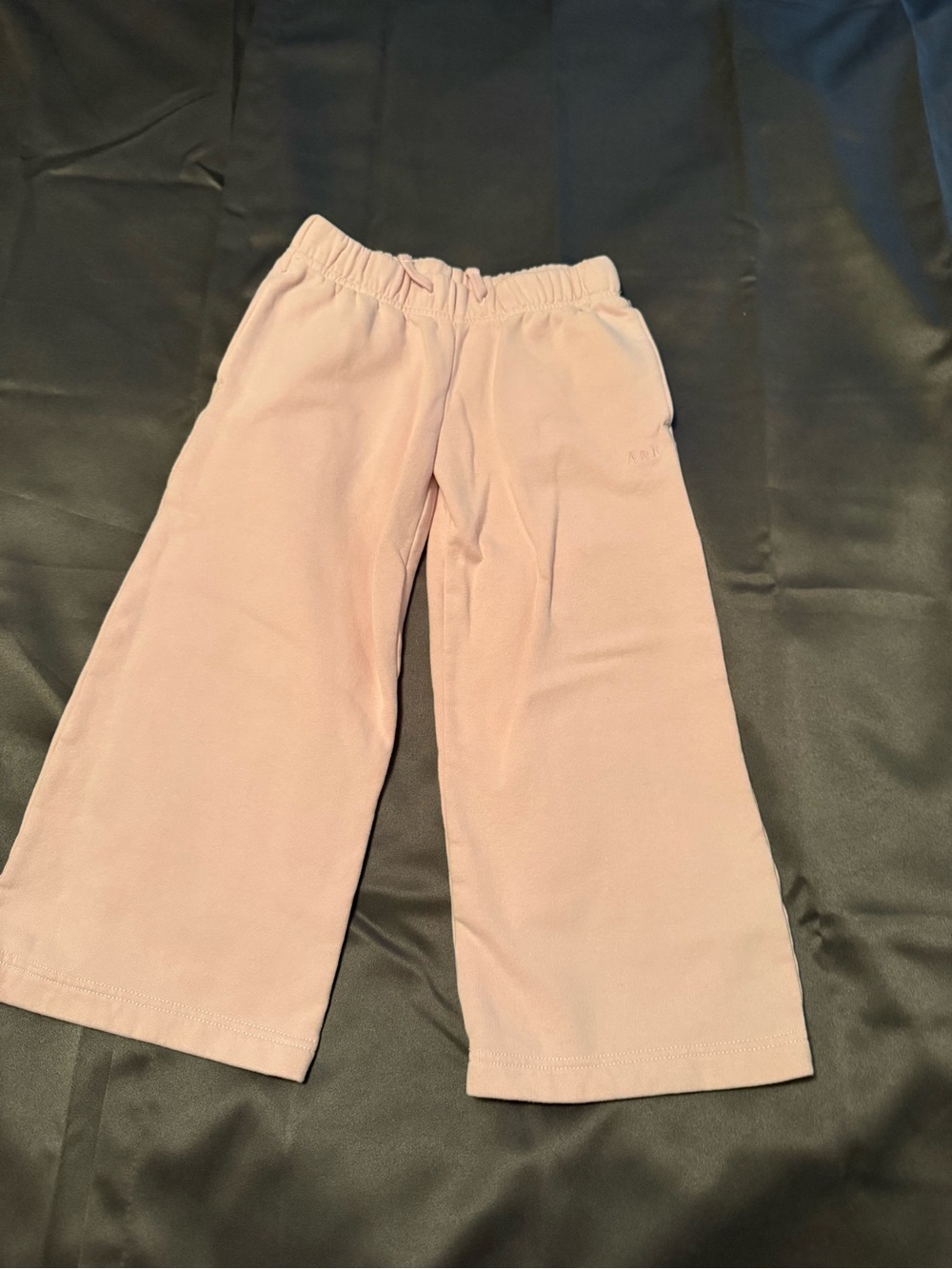 abercrombie kids Girls Essential Wide-Leg Sweatpants- Light Pink - 5/6